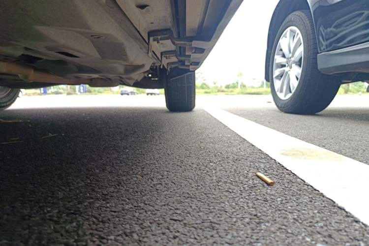 Used Jeep Cherokee 2016 2.4L Professional Edition Left Side Sill