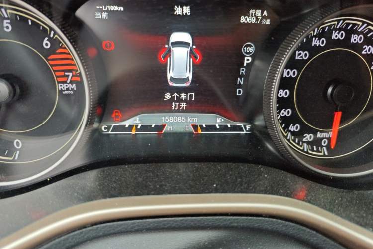 Used Jeep Cherokee 2016 2.0L Superior Edition Odometer Close Up