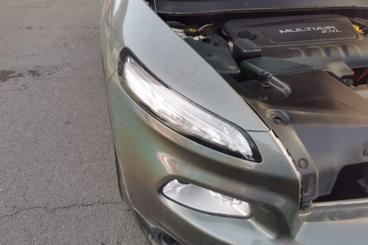 Used Jeep Cherokee 2016 2.4L Leading Edition Right Front Headlight