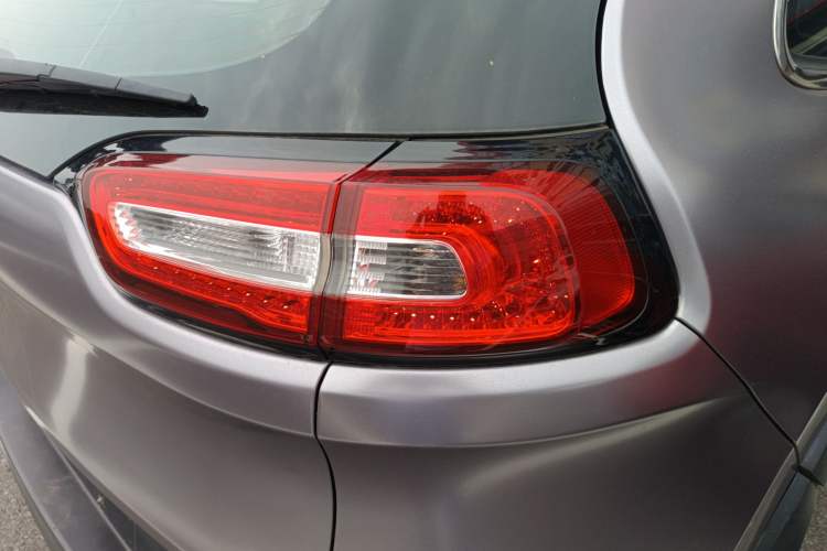 Used Jeep Cherokee 2016 2.4L Professional Edition Right Rear Taillight