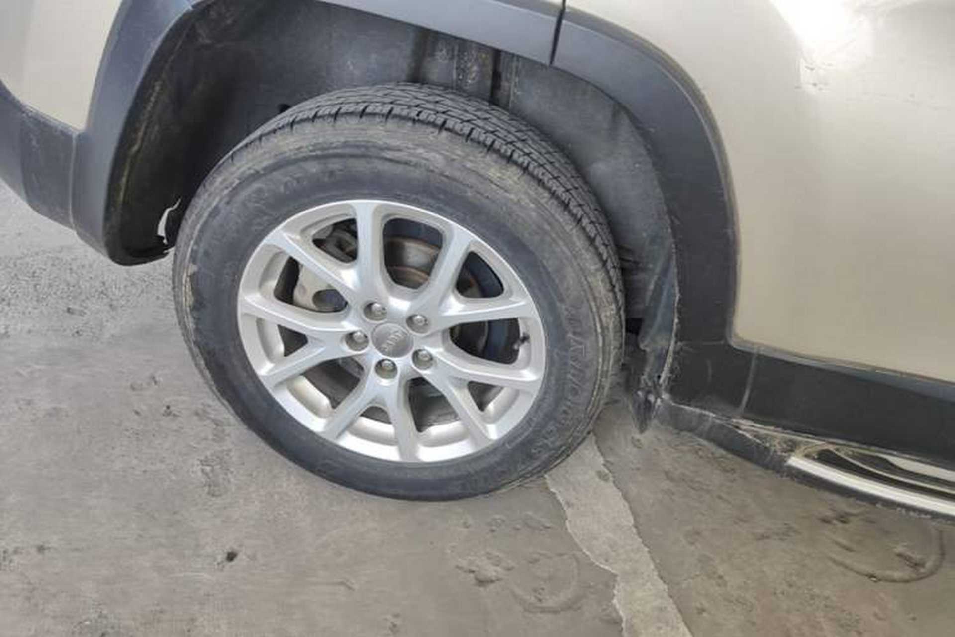 Used Jeep Cherokee 2016 2.4L Leading Edition Right Rear Wheel Hub