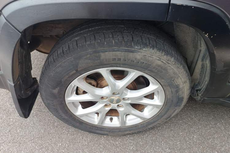 Used Jeep Cherokee 2016 2.4L Professional Edition Right Rear Wheel Hub