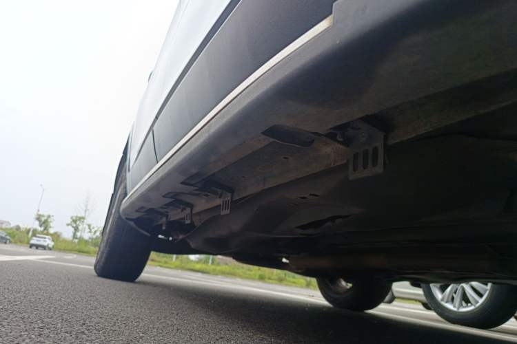 Used Jeep Cherokee 2016 2.4L Professional Edition Right Side Sill
