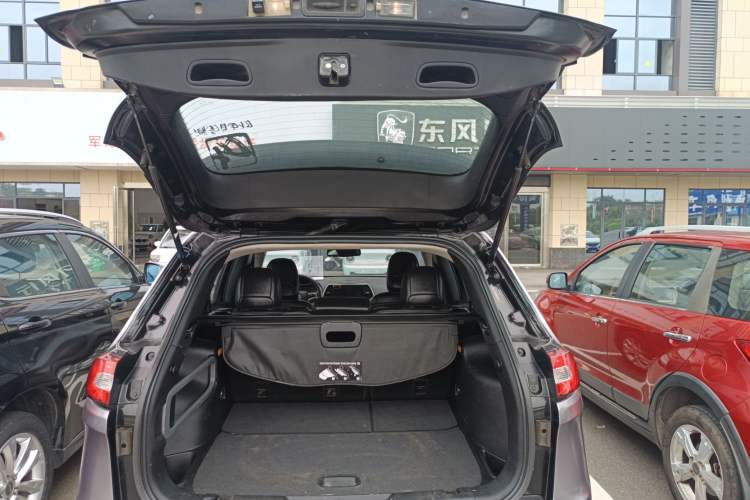 Used Jeep Cherokee 2016 2.4L Professional Edition Trunk