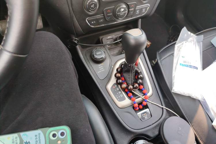 Used Jeep Cherokee 2016 2.4L Superior Edition Gear Lever