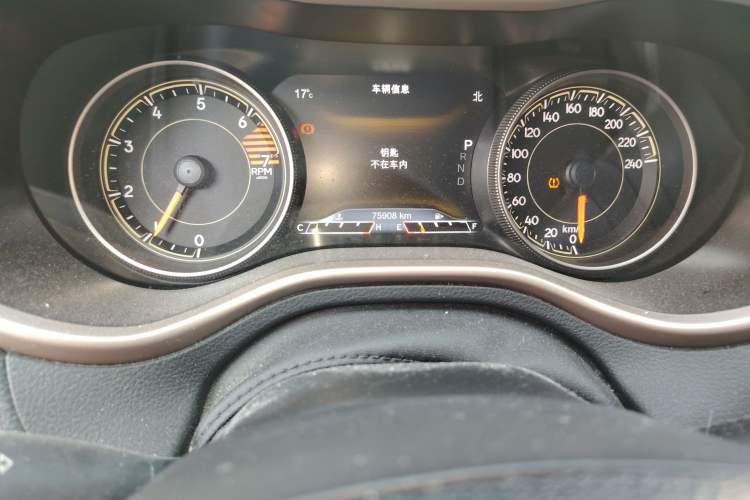 Used Jeep Cherokee 2016 2.4L Superior Edition Odometer Close Up