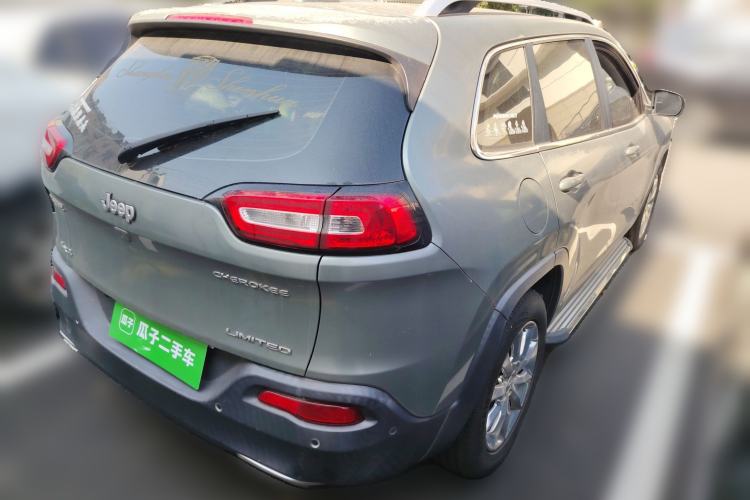Used Jeep Cherokee 2016 2.4L Superior Edition Rear Right 45 Deg