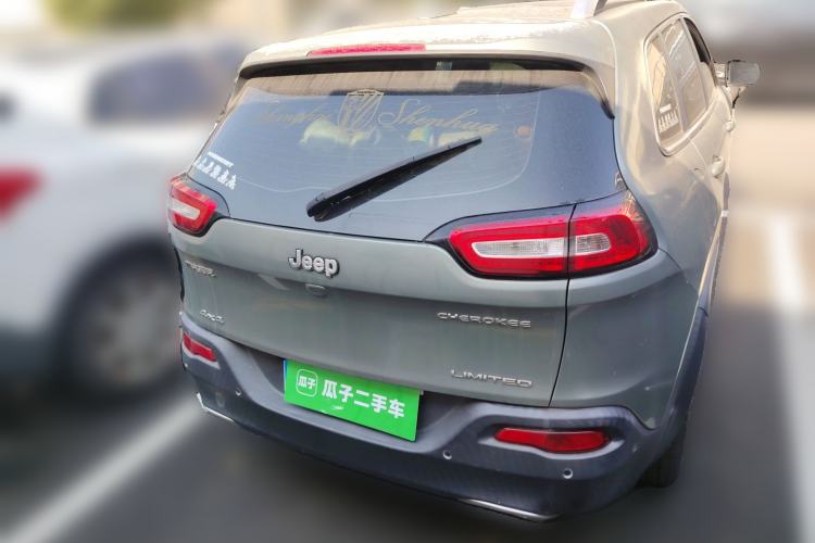Used Jeep Cherokee 2016 2.4L Superior Edition Rear