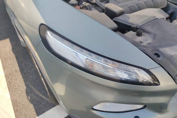 Used Jeep Cherokee 2016 2.4L Superior Edition Right Front Headlight