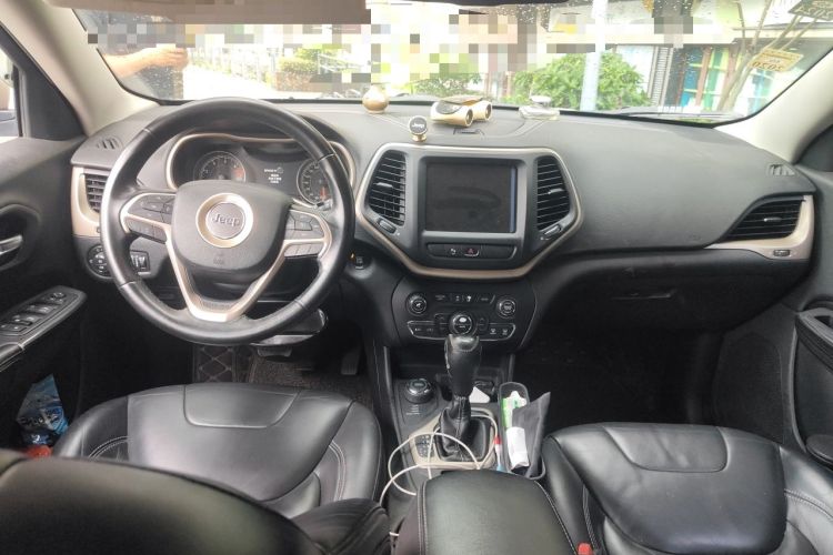 Used Jeep Cherokee 2016 2.4L Professional Edition Center Console