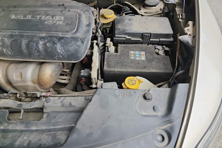 Used Jeep Cherokee 2016 2.4L Leading Edition Engine Bay Left