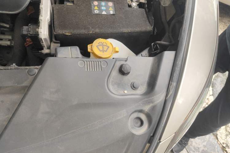 Used Jeep Cherokee 2016 2.4L Professional Edition Engine Bay Left