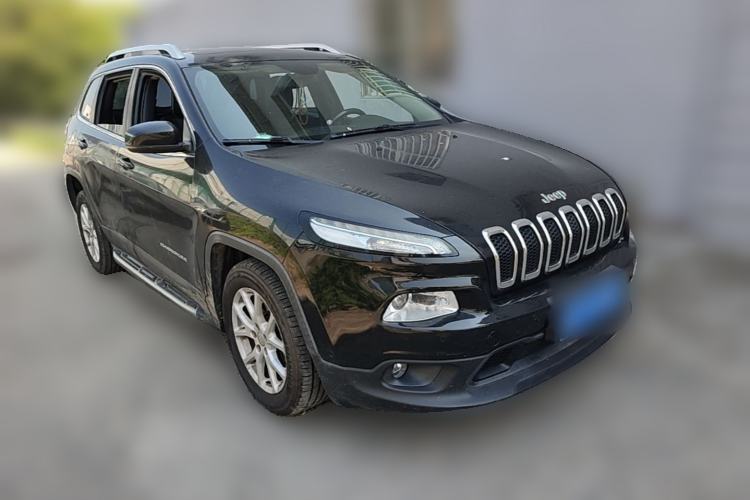 Used Jeep Cherokee 2016 2.4L Leading Smart Version Front Right 45 Deg
