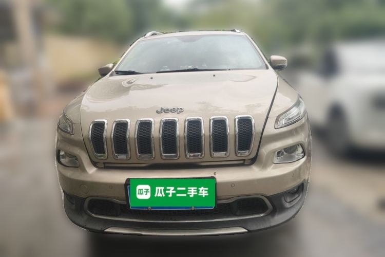 Used Jeep Cherokee 2016 2.4L Professional Edition Front
