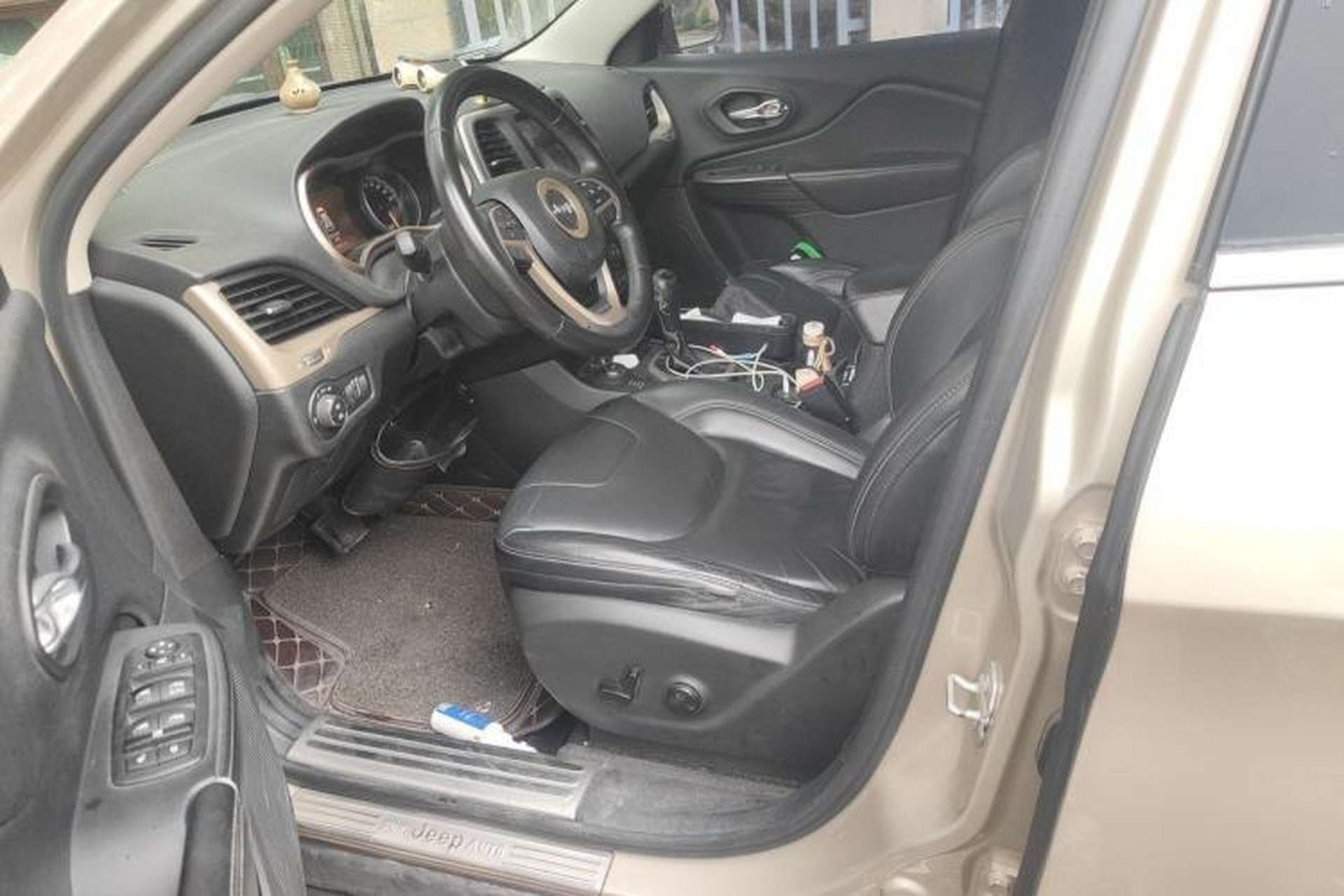 Used Jeep Cherokee 2016 2.4L Professional Edition Left Front Seat