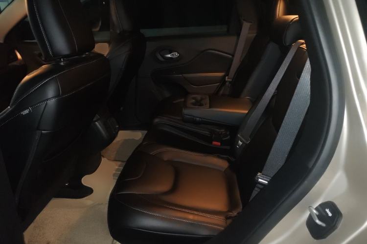 Used Jeep Cherokee 2016 2.0L Superior Edition Left Rear Seat