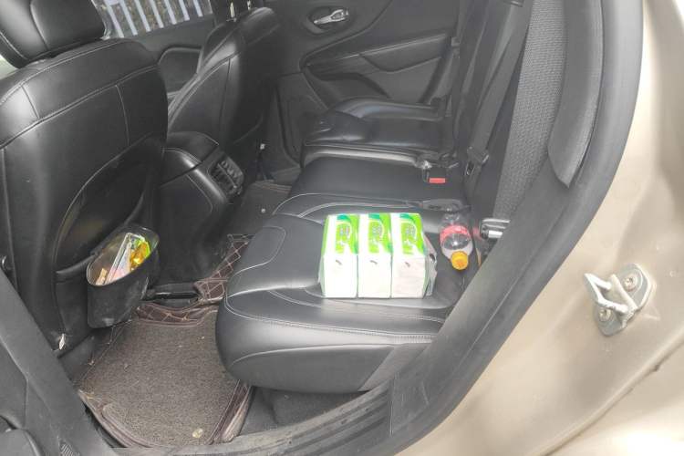 Used Jeep Cherokee 2016 2.4L Professional Edition Left Rear Seat