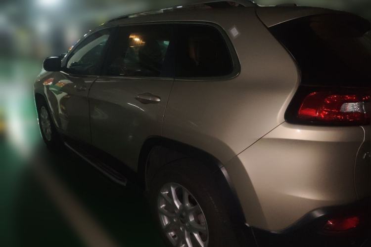 Used Jeep Cherokee 2016 2.0L Superior Edition Rear Left 45 Deg