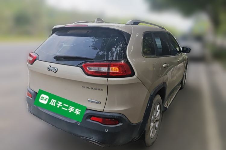 Used Jeep Cherokee 2016 2.4L Leading Edition Rear Right 45 Deg