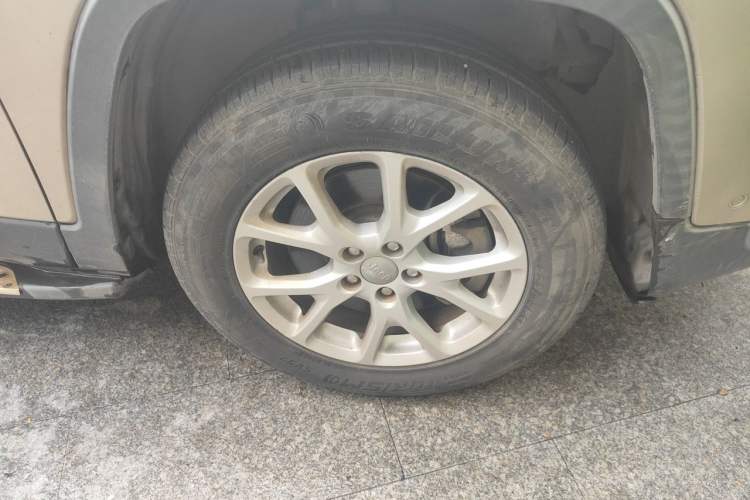 Used Jeep Cherokee 2016 2.4L Professional Edition Right Front Wheel Hub