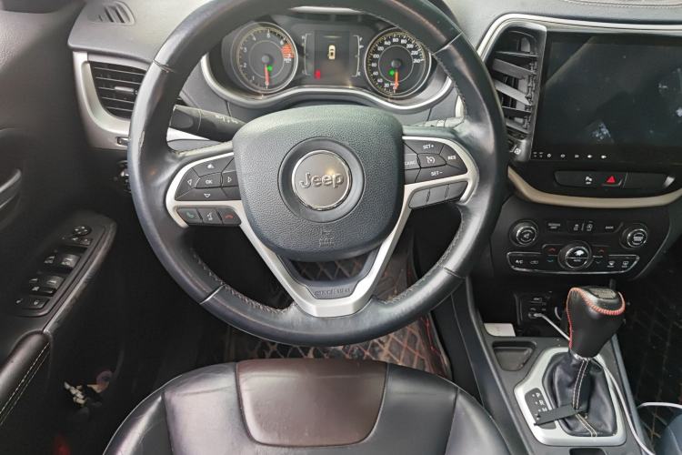 Used Jeep Cherokee 2016 2.4L Leading Edition Steering Wheel