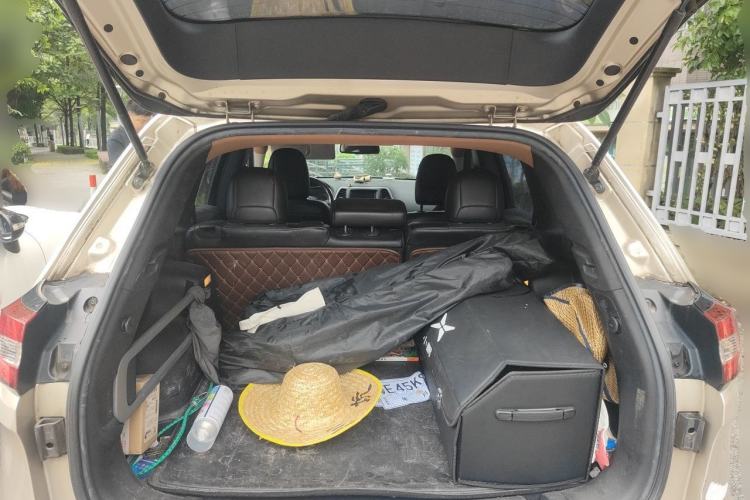 Used Jeep Cherokee 2016 2.4L Professional Edition Trunk