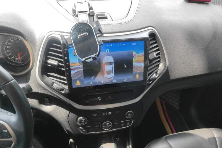 Used Jeep Cherokee 2016 2.4L Leading Edition Audio And AC Panel