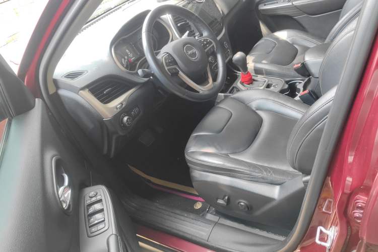 Used Jeep Cherokee 2016 2.4L Leading Edition Driver Seat