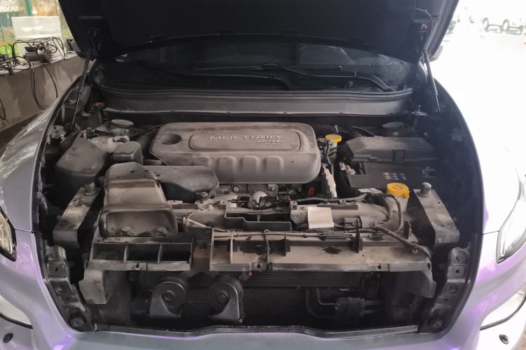 Used Jeep Cherokee 2016 2.4L Superior Edition Engine Bay