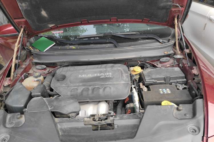 Used Jeep Cherokee 2016 2.4L Leading Edition Engine Bay