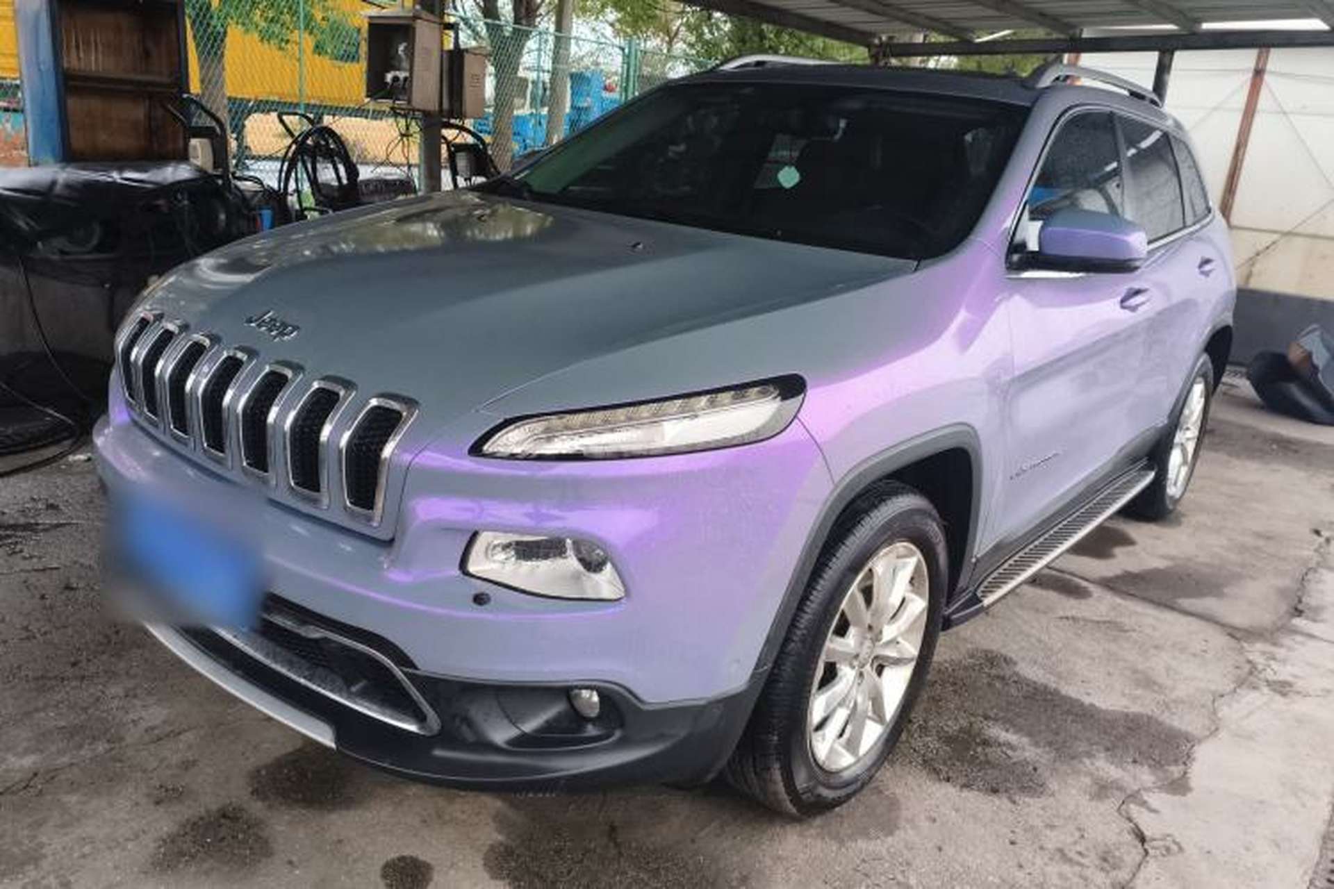 Used Jeep Cherokee 2016 2.4L Superior Edition Front Left 45 Deg