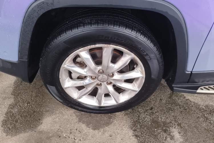Used Jeep Cherokee 2016 2.4L Superior Edition Left Front Wheel Hub