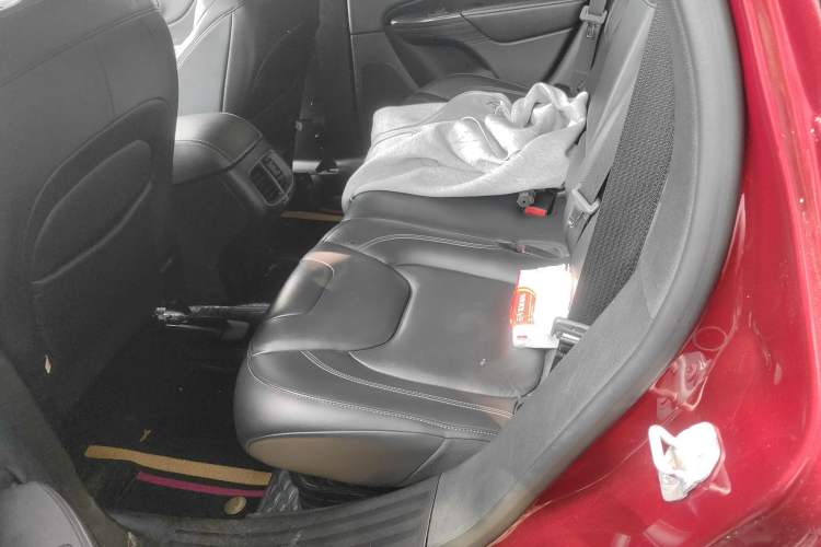 Used Jeep Cherokee 2016 2.4L Leading Edition Left Rear Seat