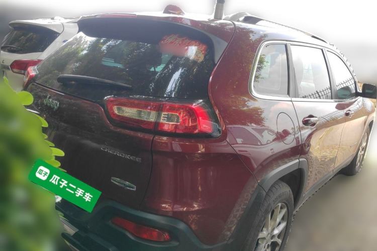 Used Jeep Cherokee 2016 2.4L Leading Edition Rear Right 45 Deg