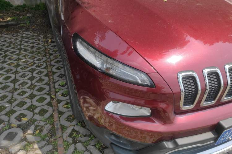Used Jeep Cherokee 2016 2.4L Leading Edition Right Front Headlight