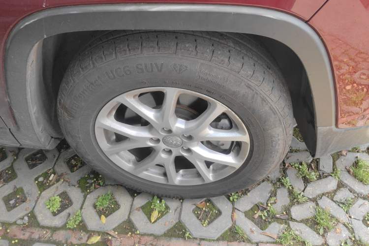 Used Jeep Cherokee 2016 2.4L Leading Edition Right Front Wheel Hub