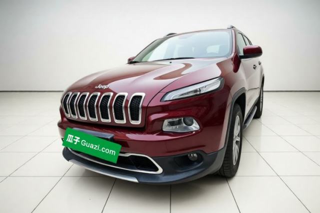 Jeep Cherokee 2016 2.4L Professional Smart Version مستعملة
