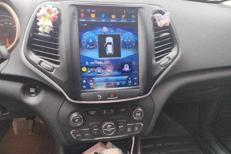 Used Jeep Cherokee 2016 2.4L Professional Smart Version Audio And AC Panel