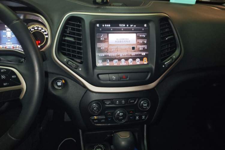 Used Jeep Cherokee 2016 2.4L Professional Smart Version Audio And AC Panel