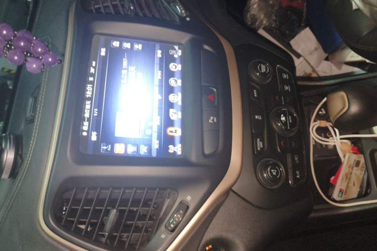 Used Jeep Cherokee 2016 2.0L Superior Edition Audio And AC Panel