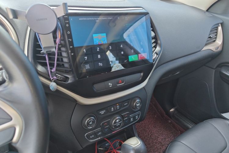 Used Jeep Cherokee 2016 2.4L Leading Edition Audio And AC Panel