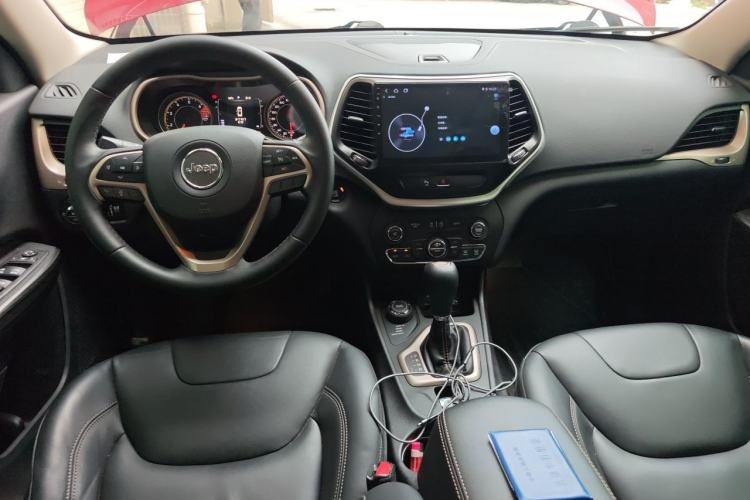 Used Jeep Cherokee 2016 2.4L Professional Edition Center Console