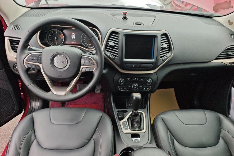 Used Jeep Cherokee 2016 2.4L Leading Smart Version Center Console
