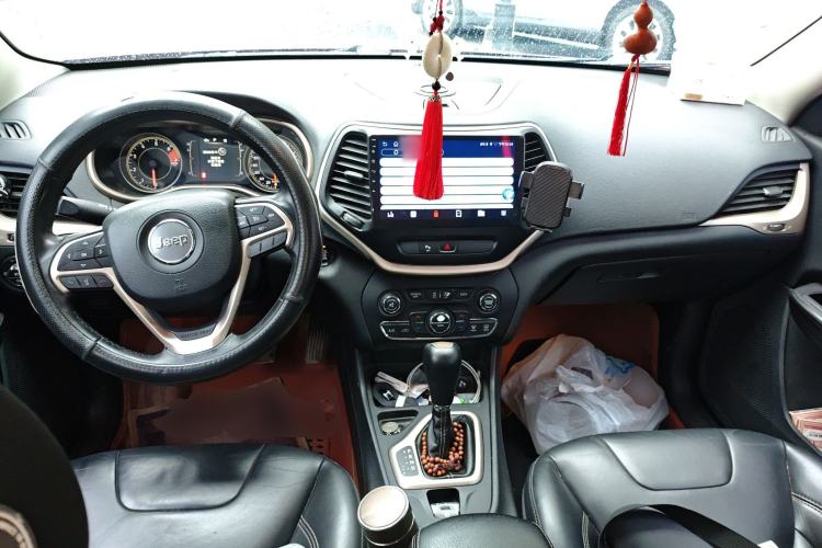 Used Jeep Cherokee 2016 2.4L Leading Edition Center Console
