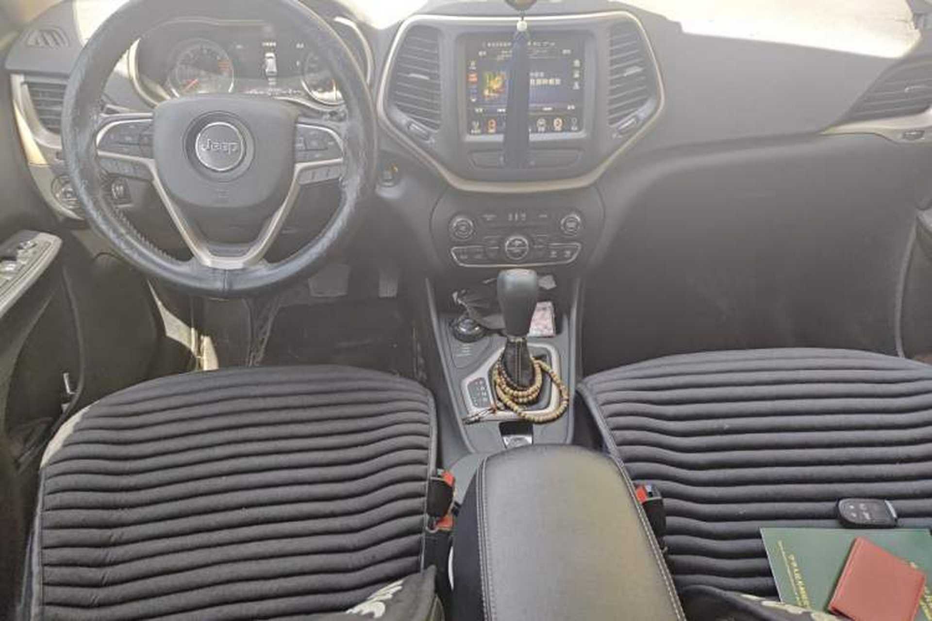 Used Jeep Cherokee 2016 2.4L Professional Smart Version Center Console