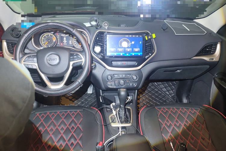 Used Jeep Cherokee 2016 2.4L Leading Smart Version Center Console