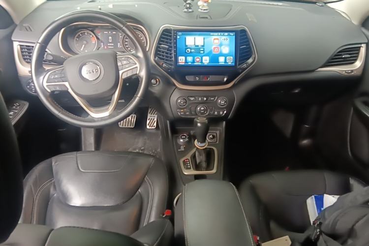 Used Jeep Cherokee 2016 2.4L Professional Edition Center Console