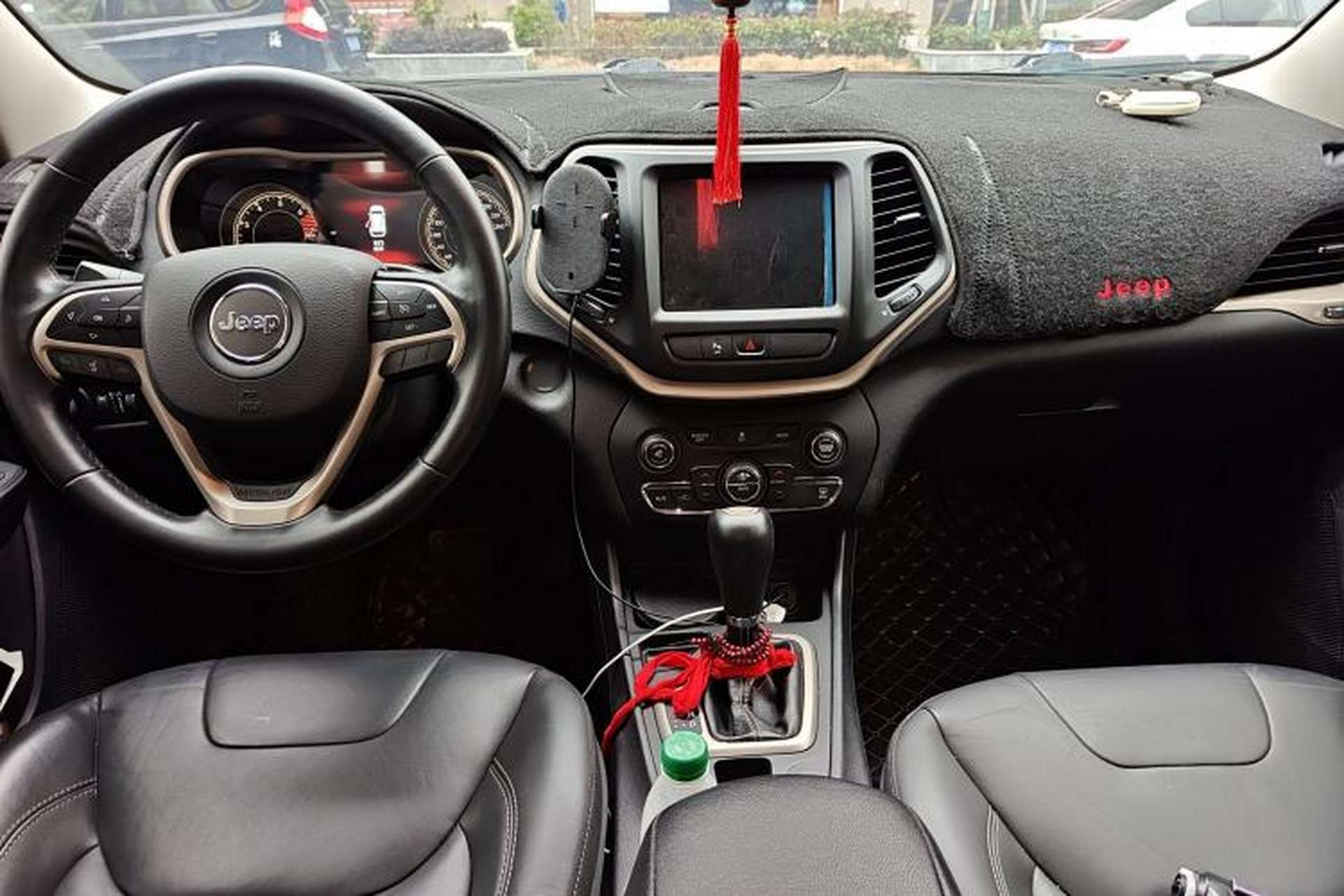 Used Jeep Cherokee 2016 2.0L Superior Edition Center Console
