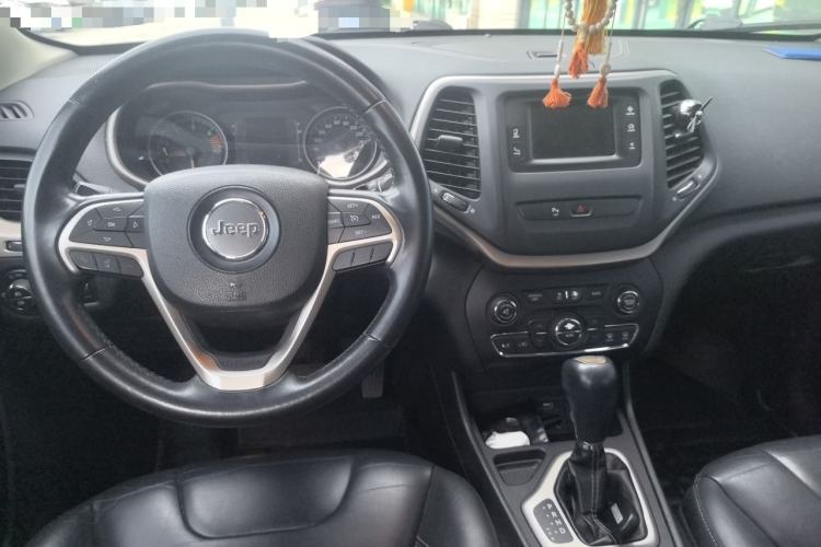 Used Jeep Cherokee 2016 2.4L Leading Edition Center Console