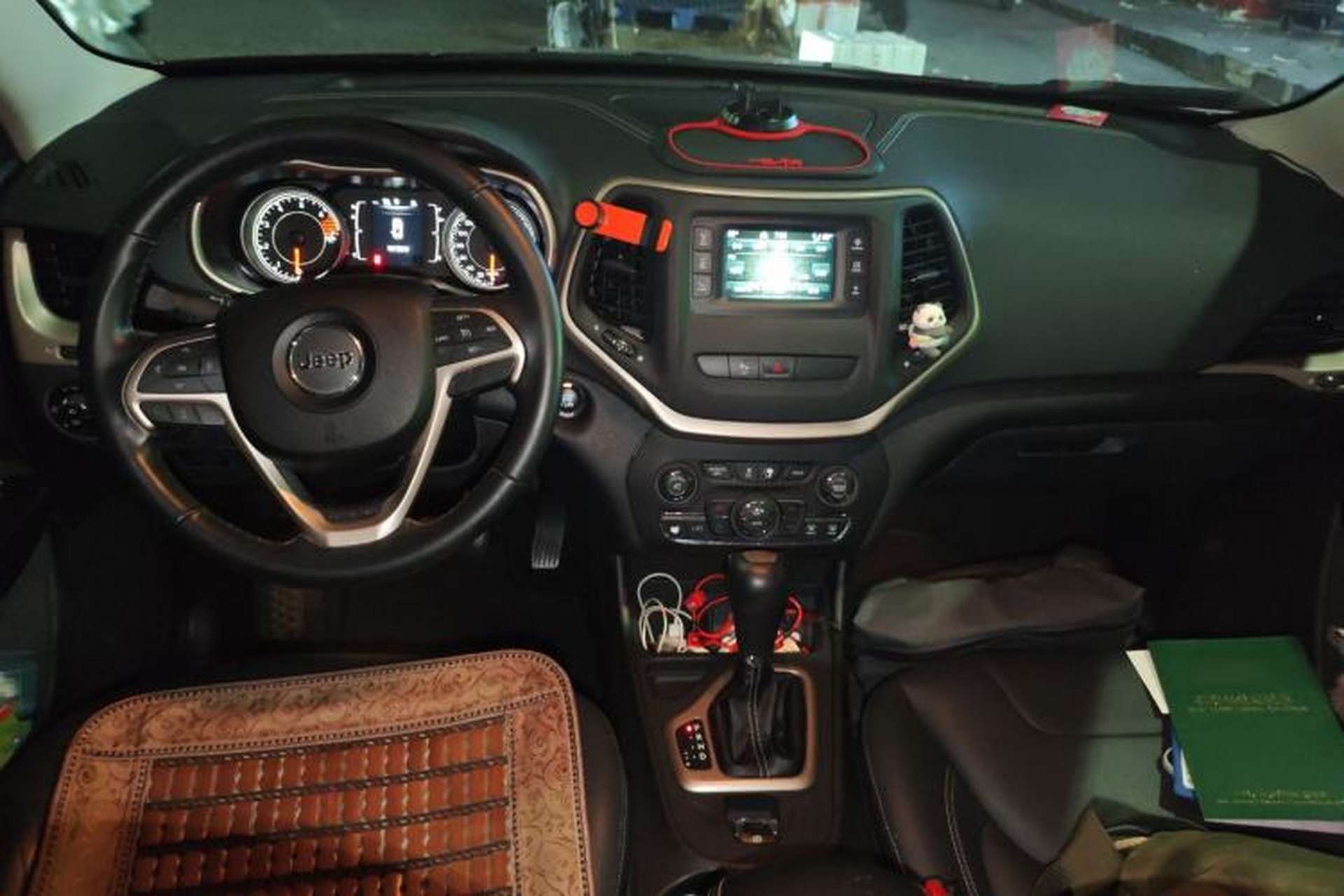 Used Jeep Cherokee 2016 2.4L Leading Edition Center Console